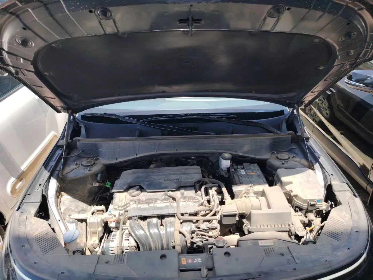 Car image 32