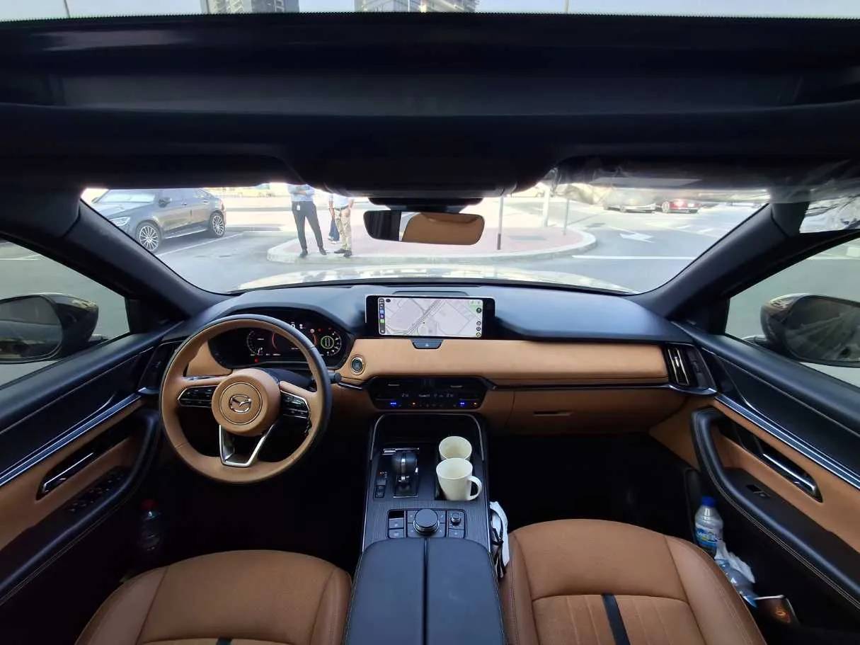 Car image 16