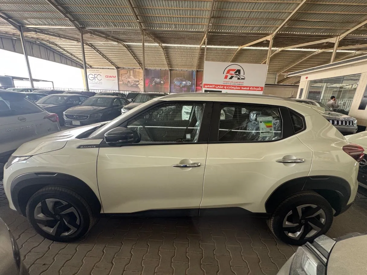Car image 7
