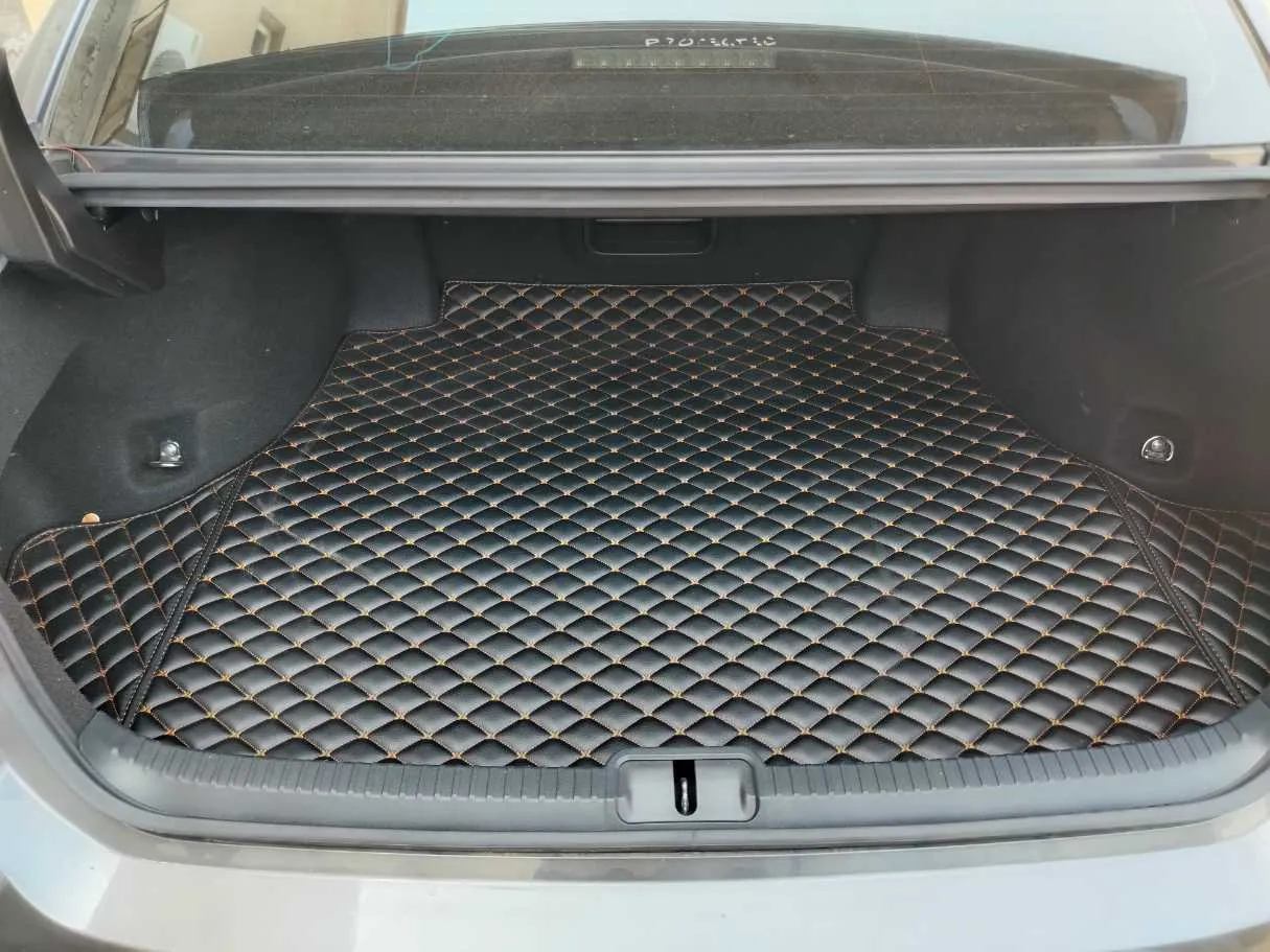 Car image 30