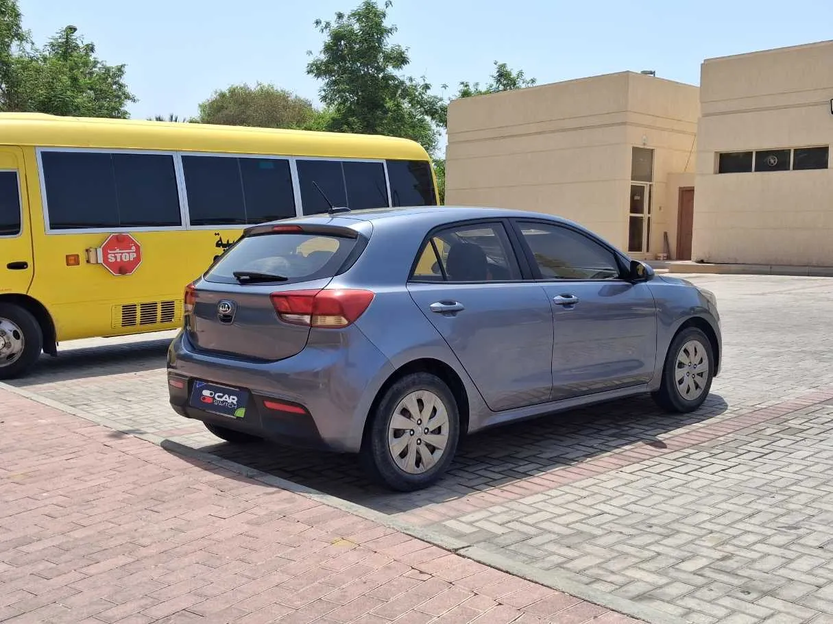 Car image 5