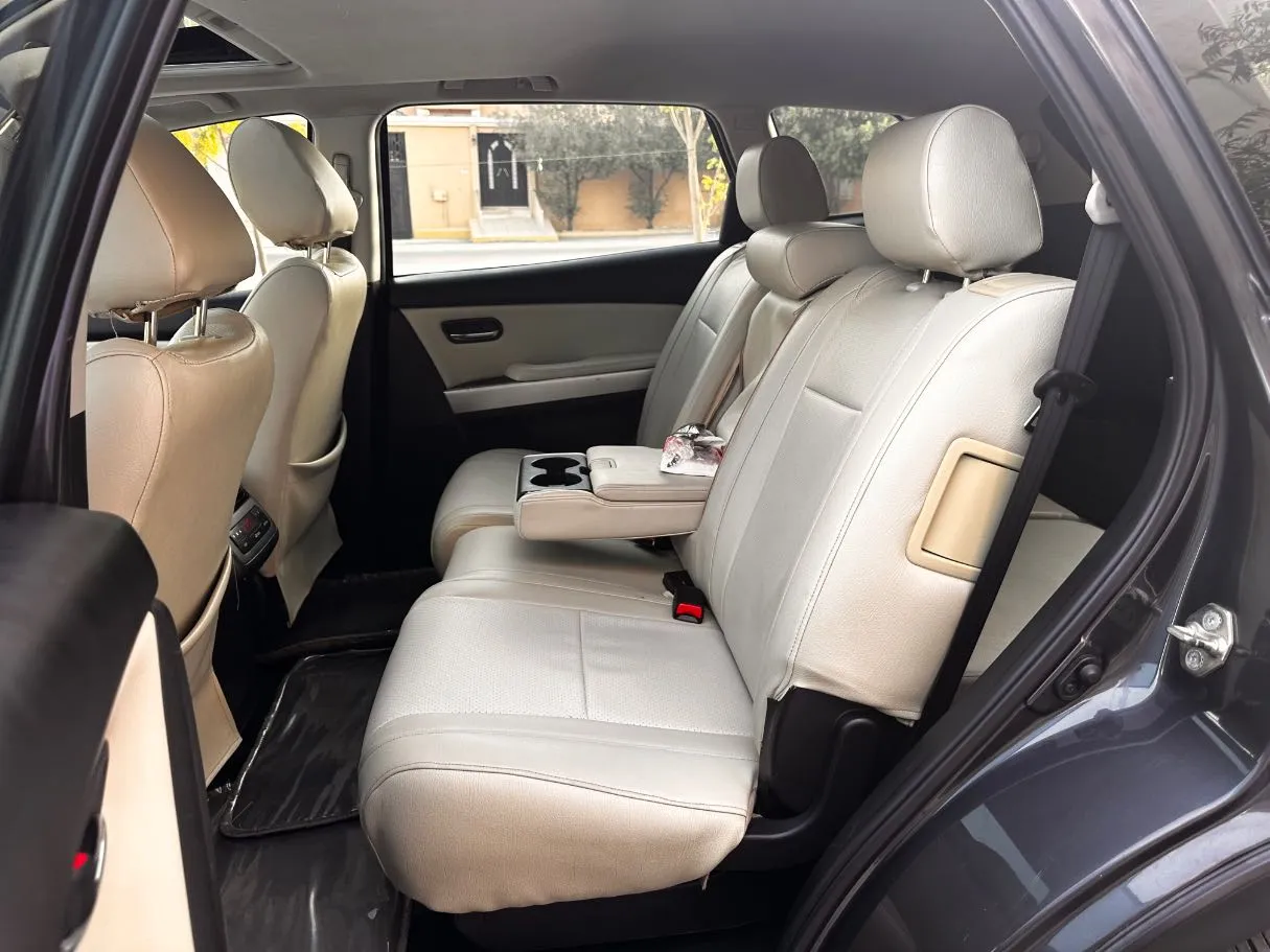 Car image 15