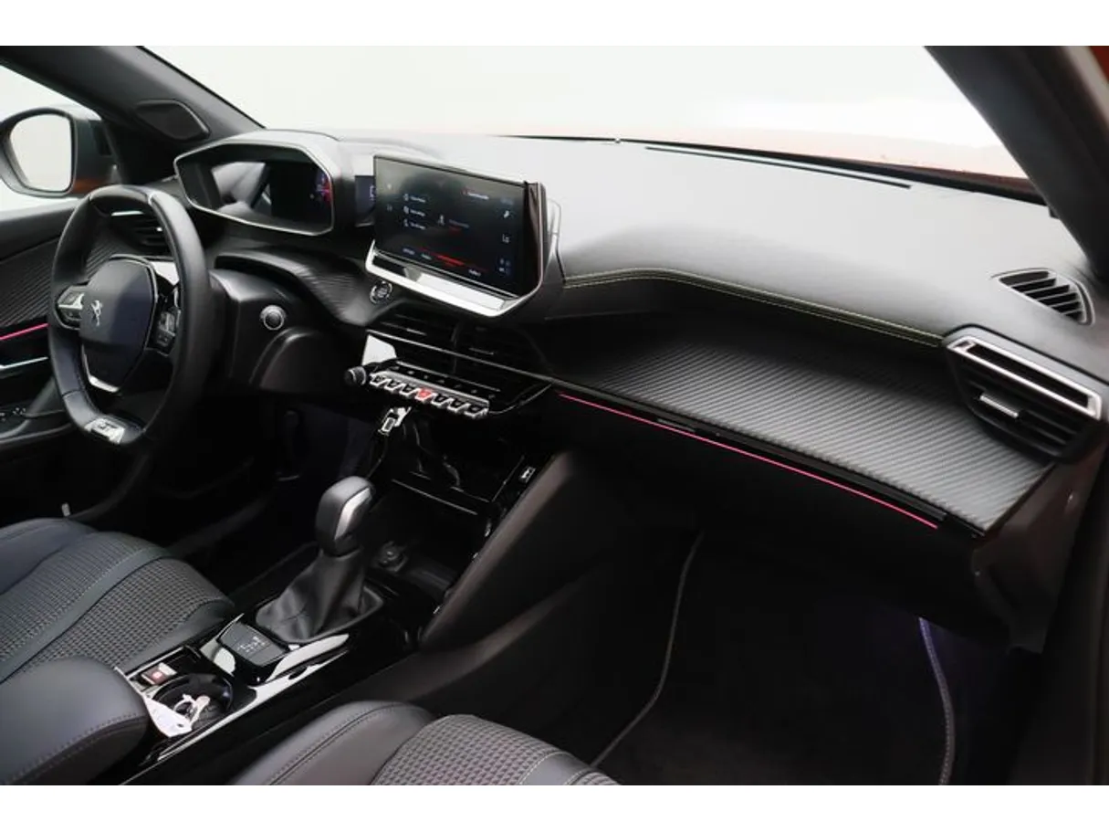 Car image 10