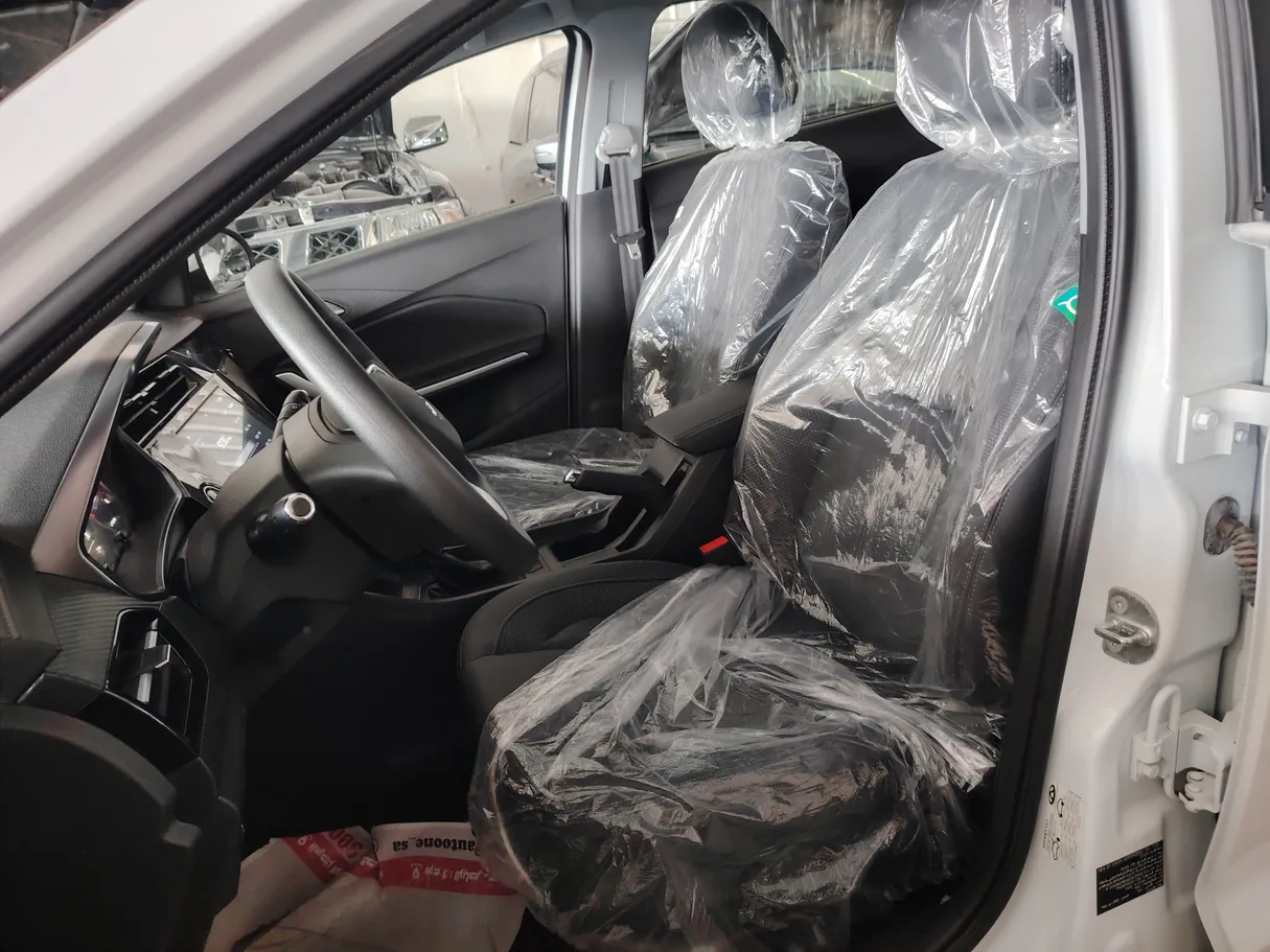Car image 11