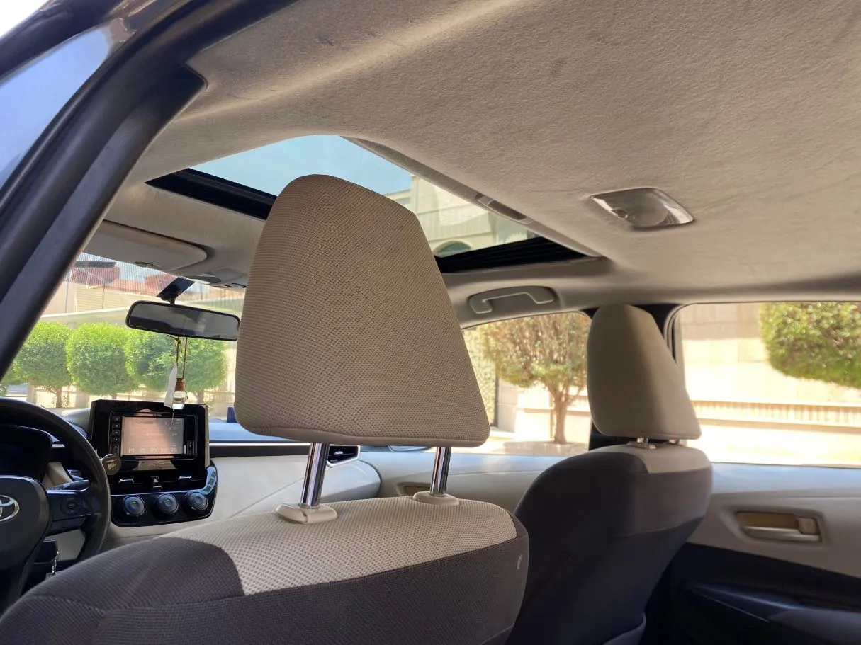 Car image 14