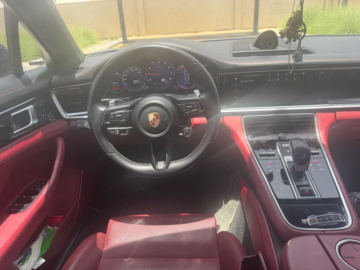 Car image 17