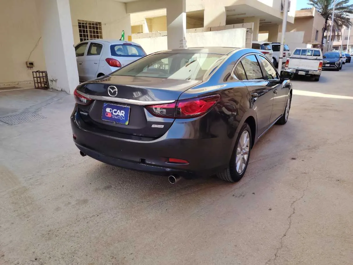 Car image 5