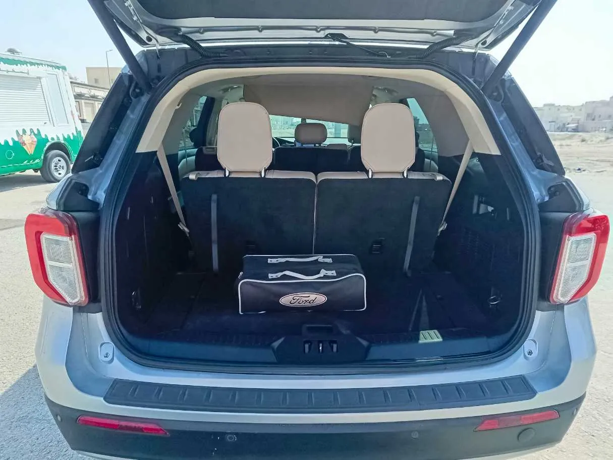 Car image 27