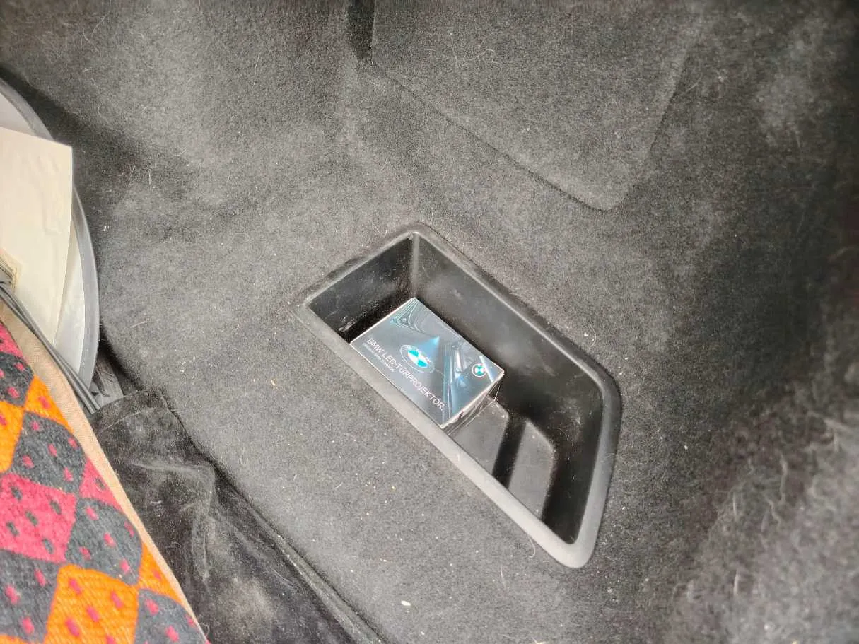 Car image 44