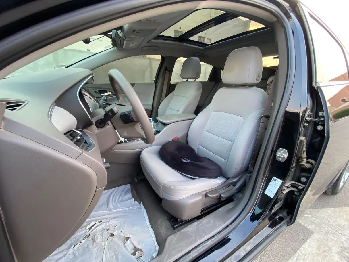 Car image 11