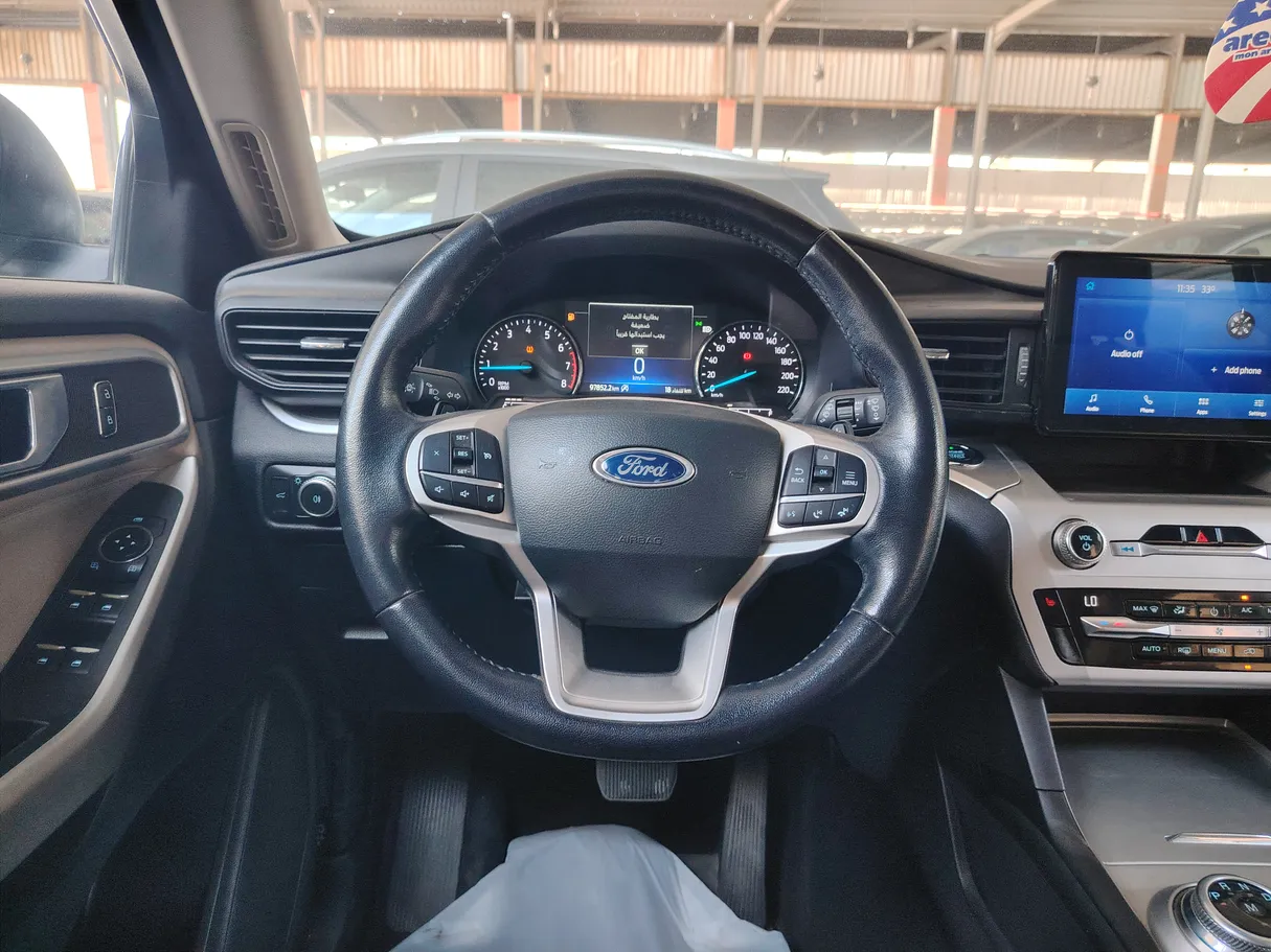 Car image 26
