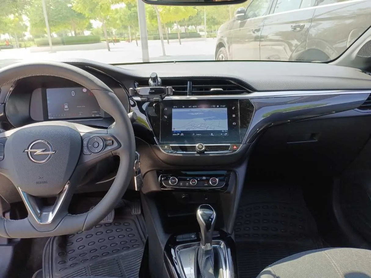 Car image 15
