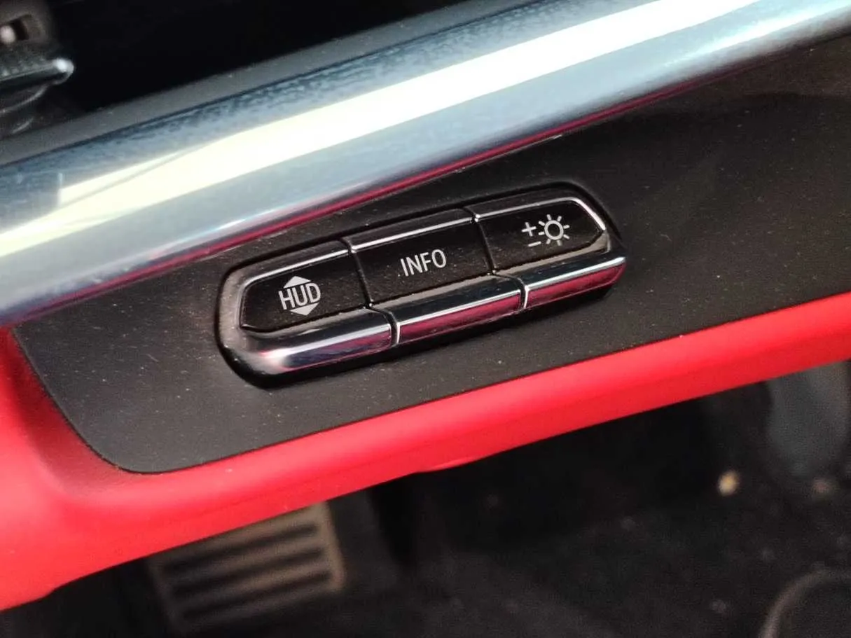 Car image 28