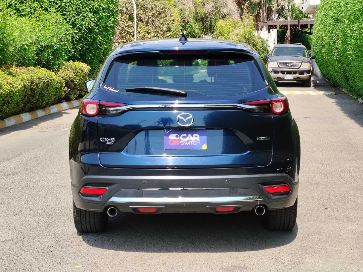 Car image 6