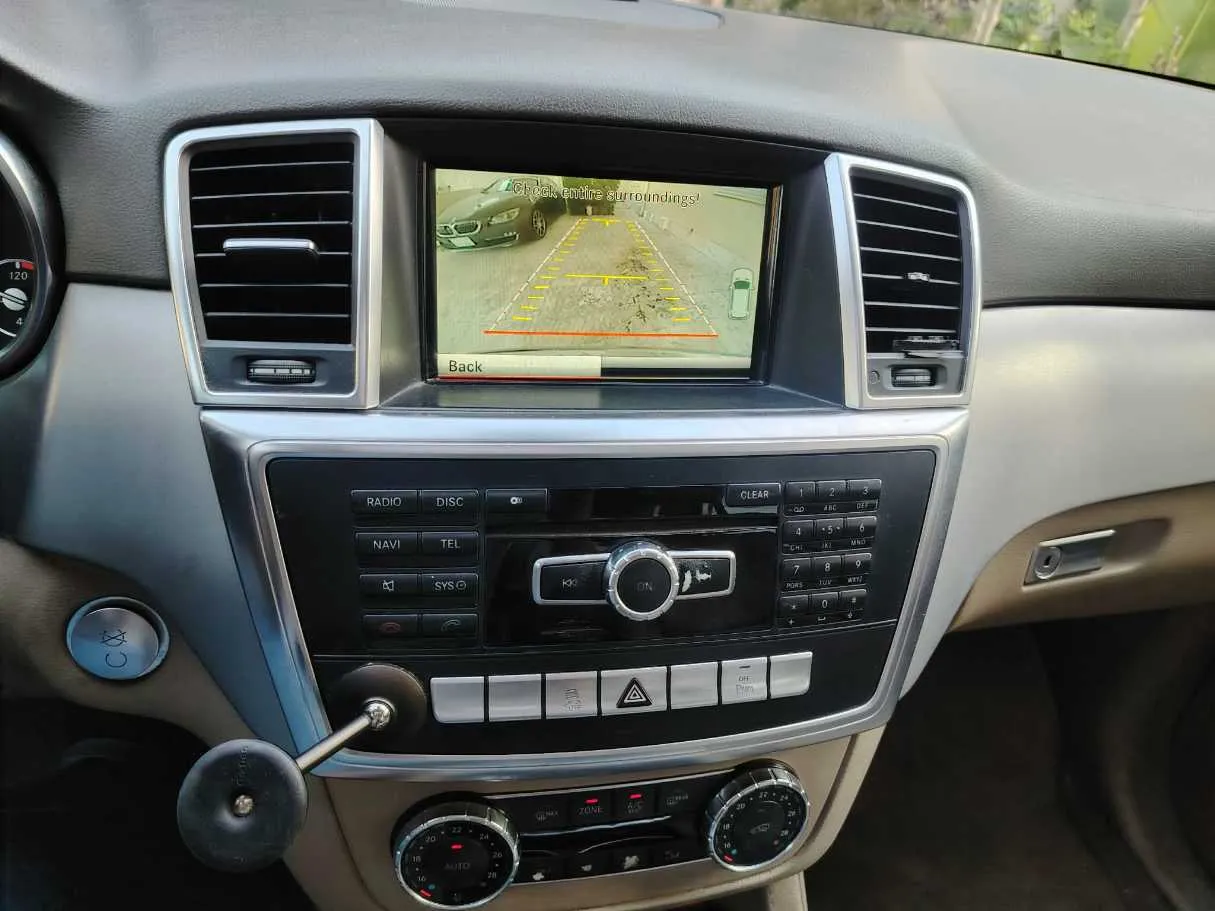 Car image 22