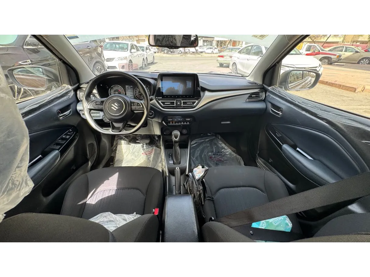 Car image 15