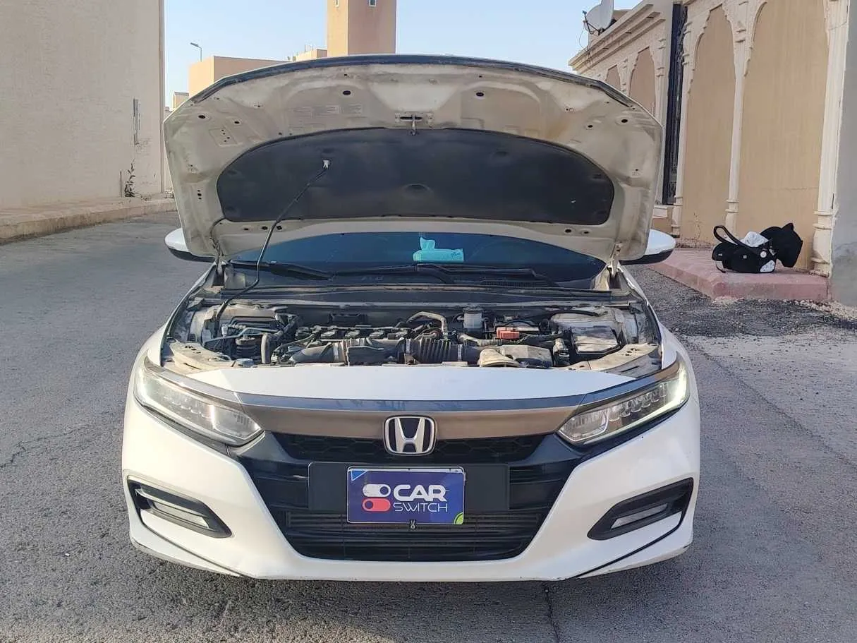 Car image 30