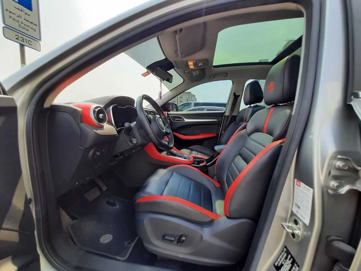 Car image 12