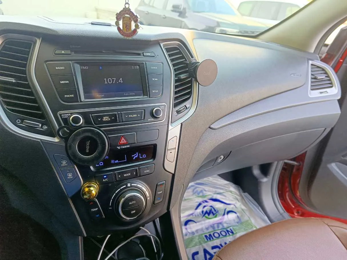 Car image 25