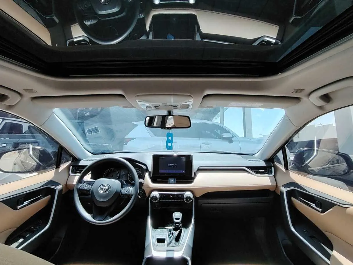 Car image 20