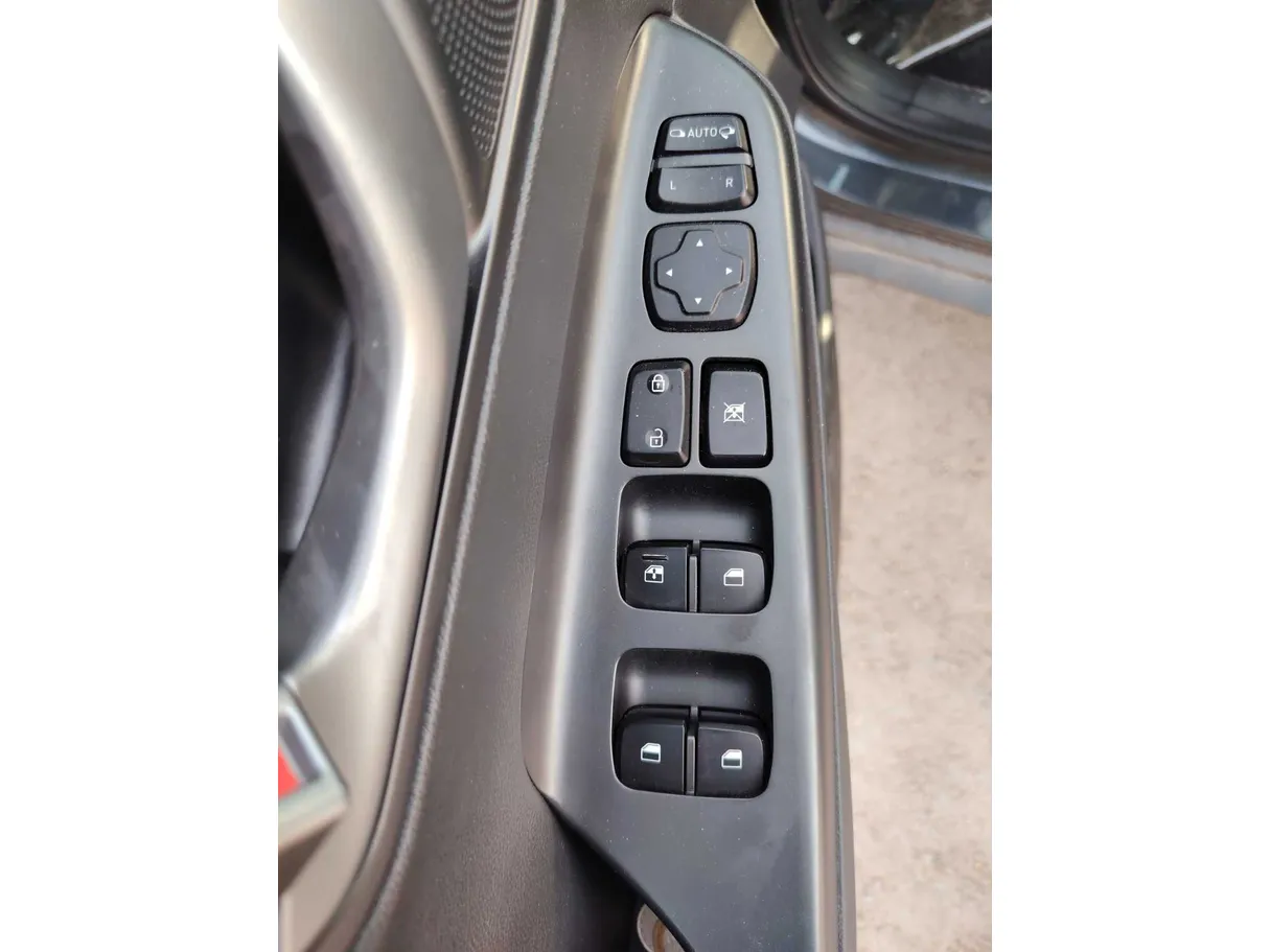 Car image 28