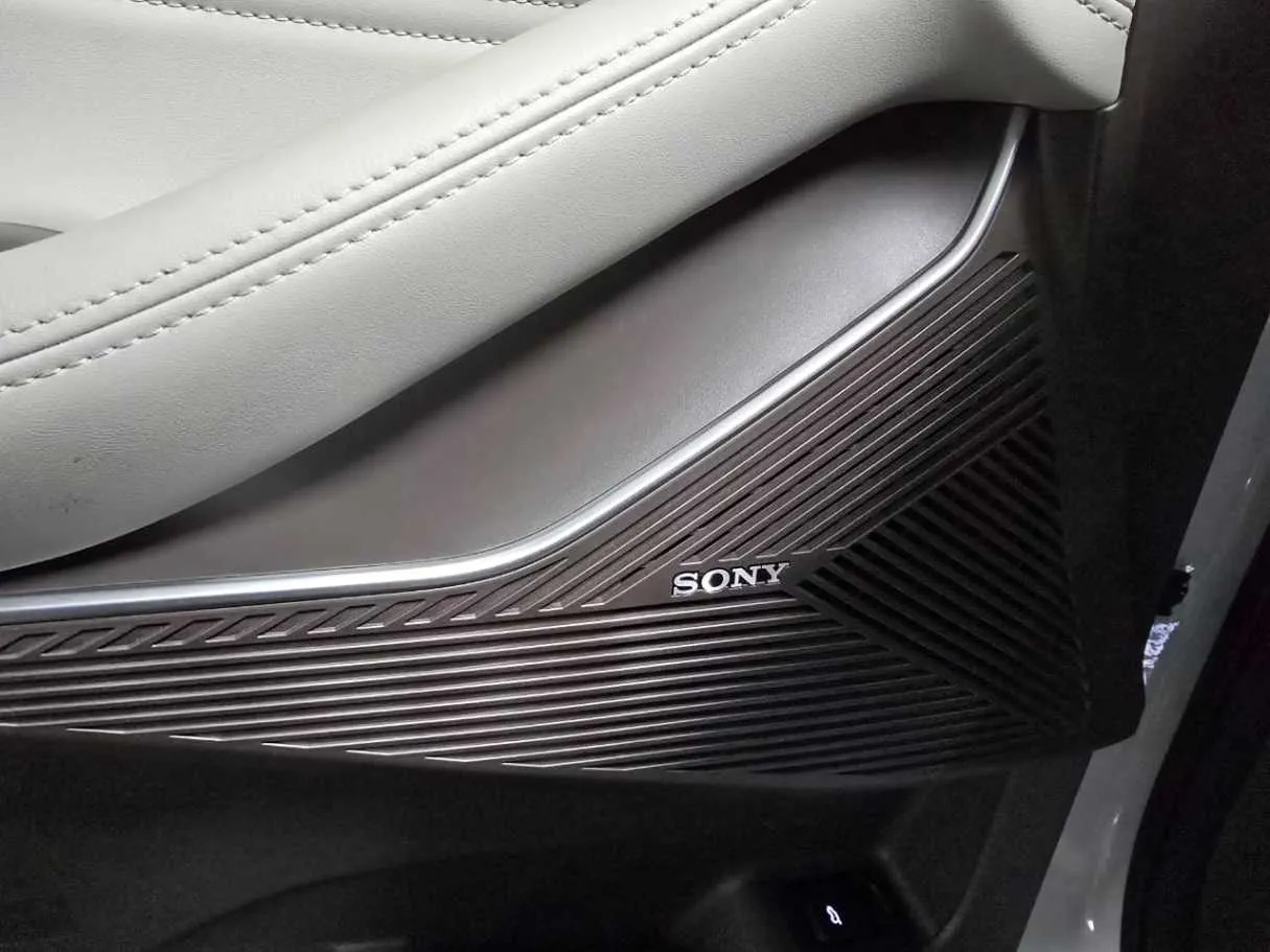 Car image 21