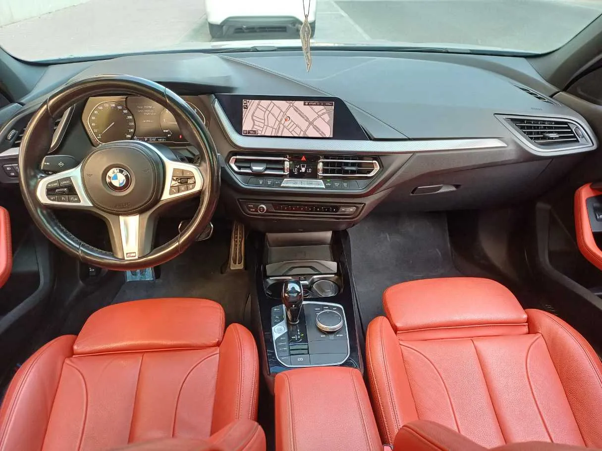 Car image 15