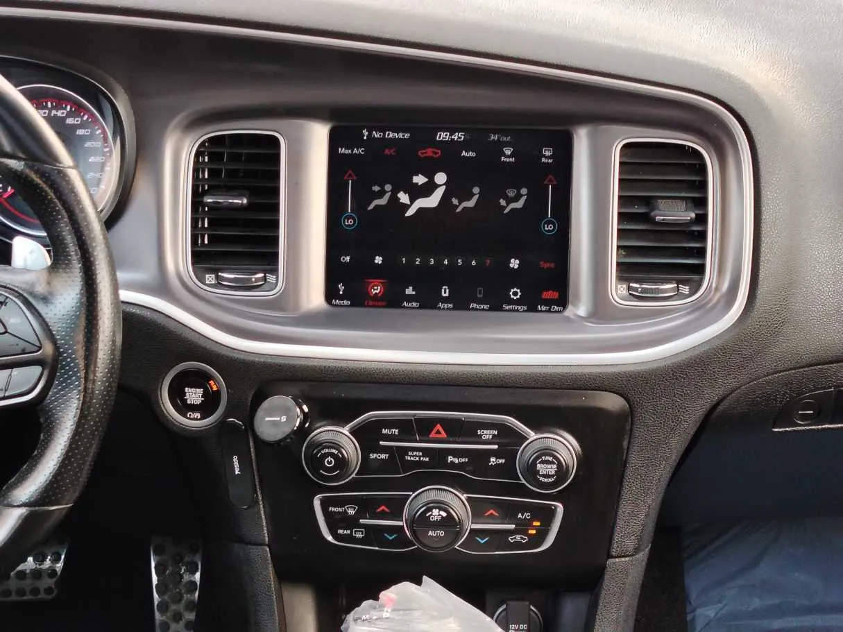 Car image 20