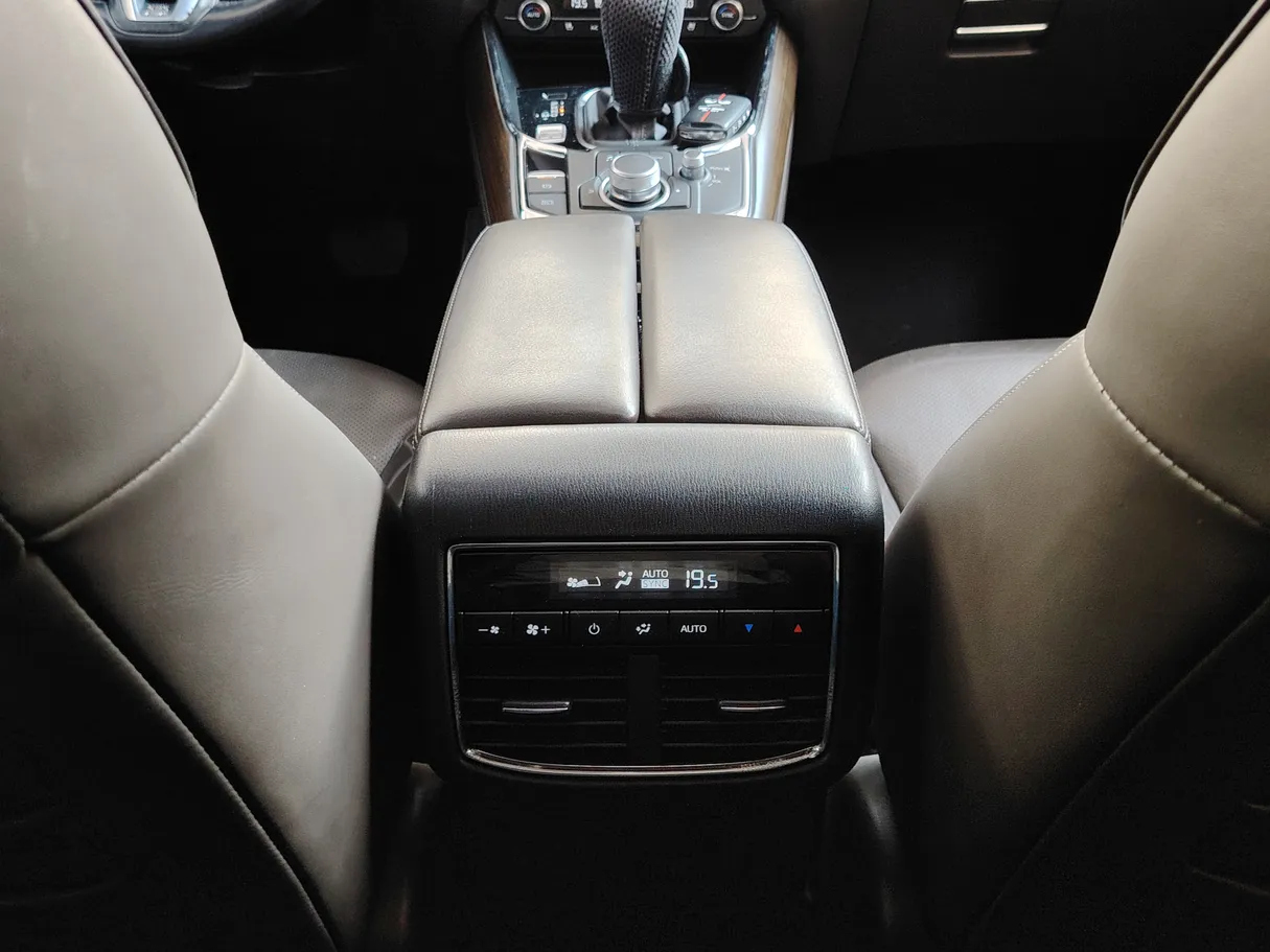 Car image 40