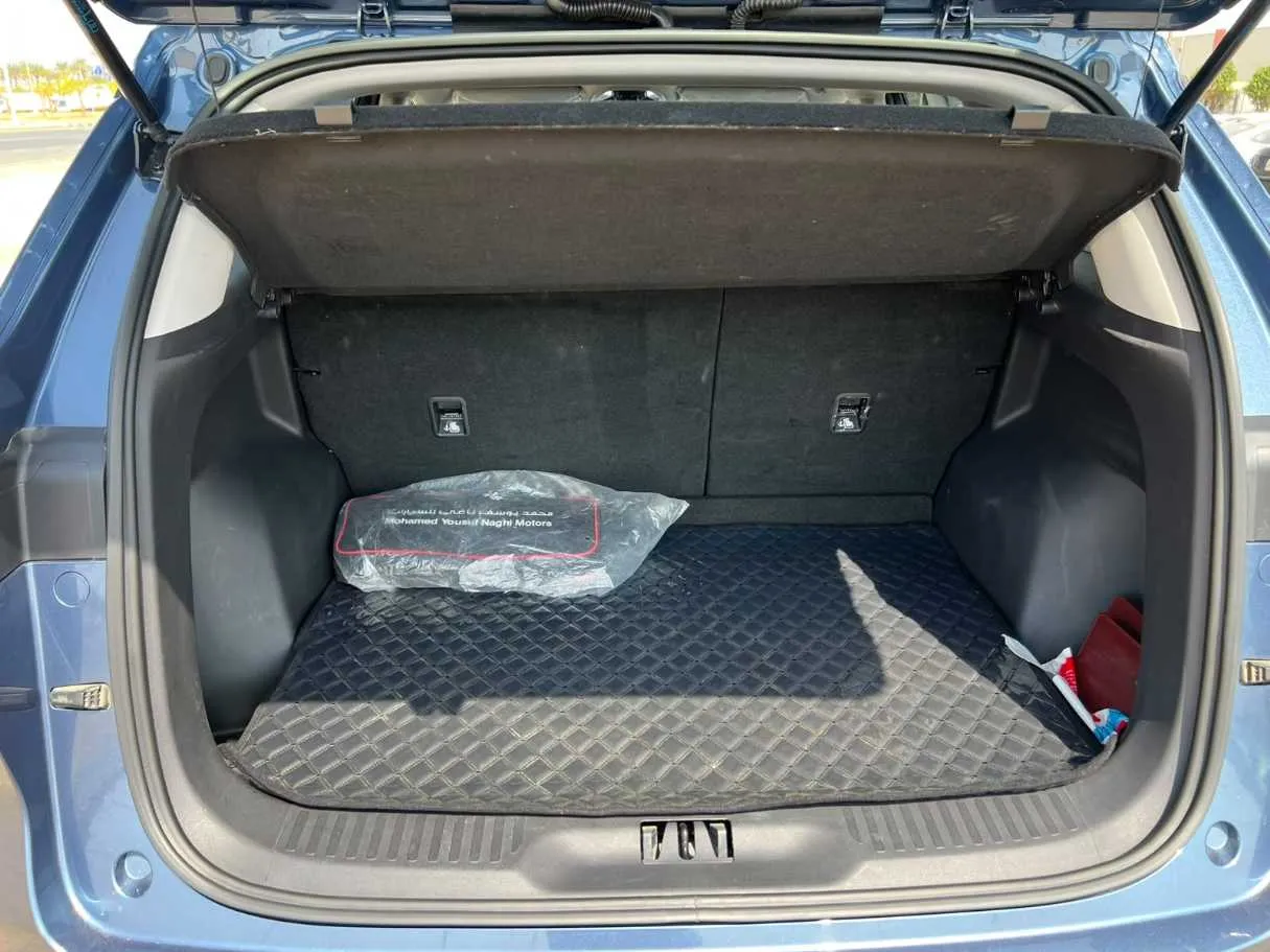 Car image 22