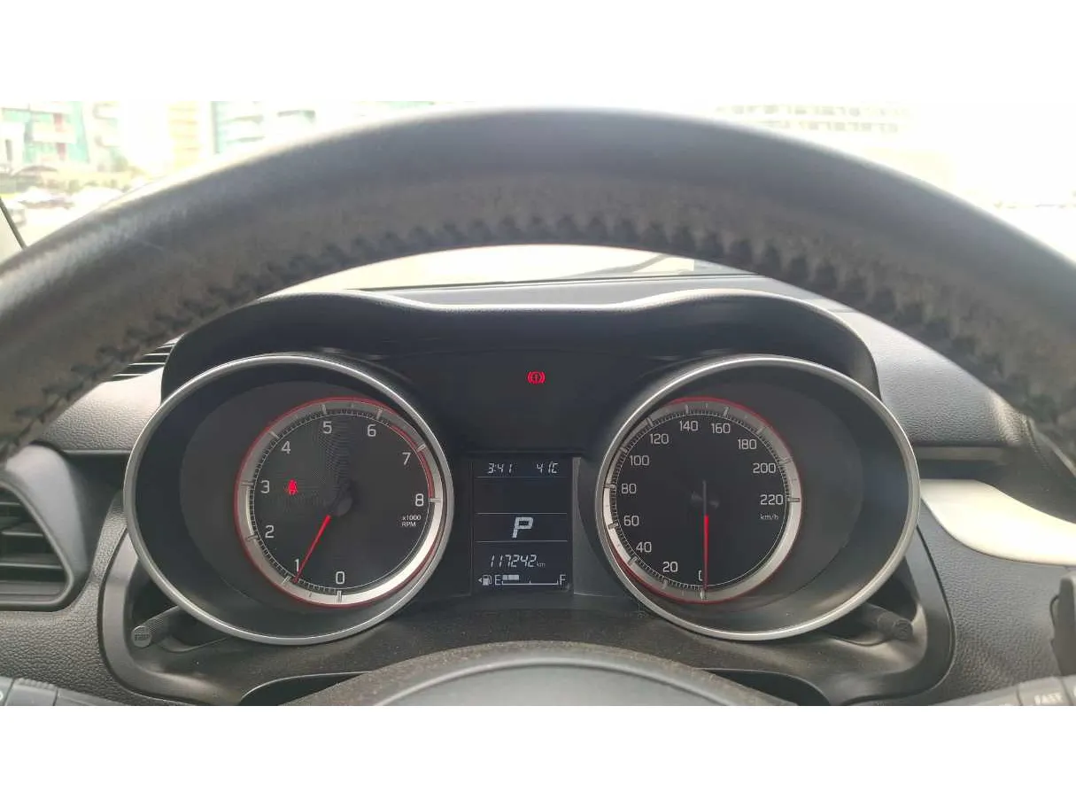 Car image 19