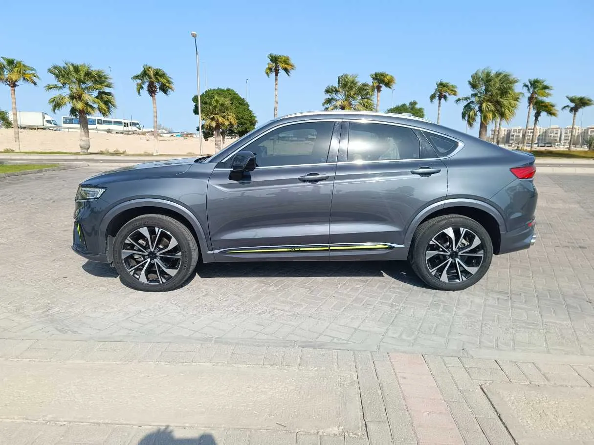 Car image 8