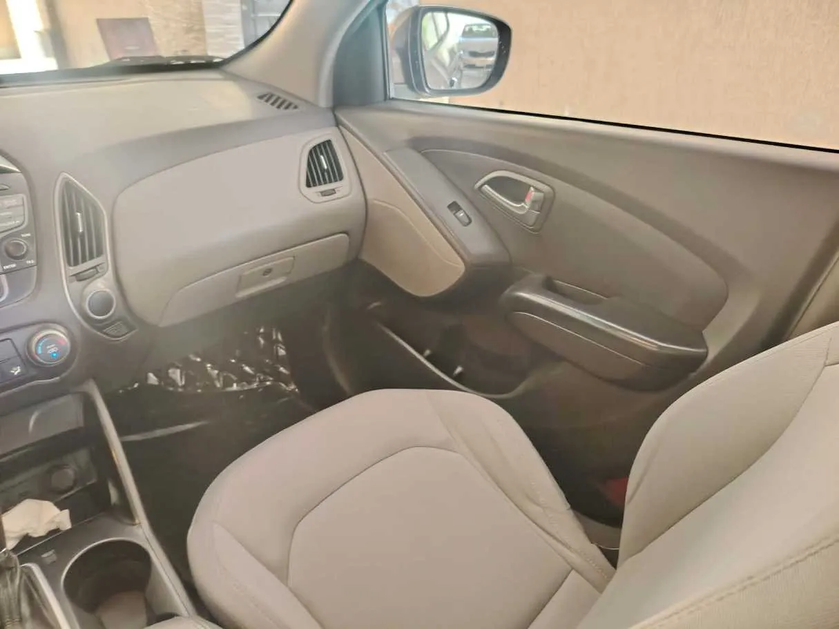 Car image 32
