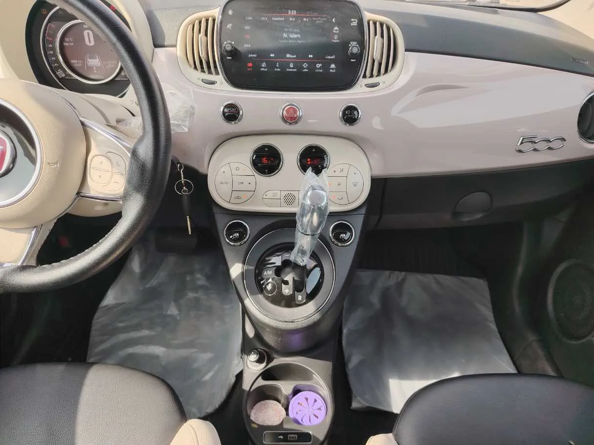 Car image 15