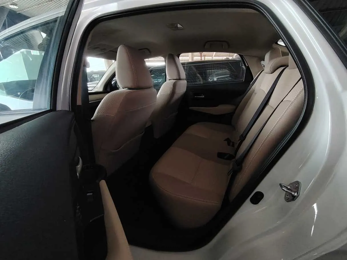 Car image 20