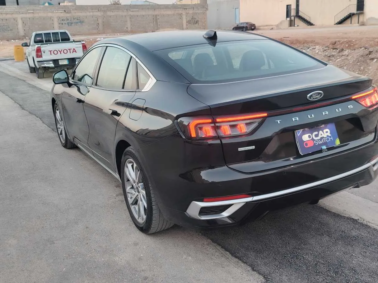 Car image 7