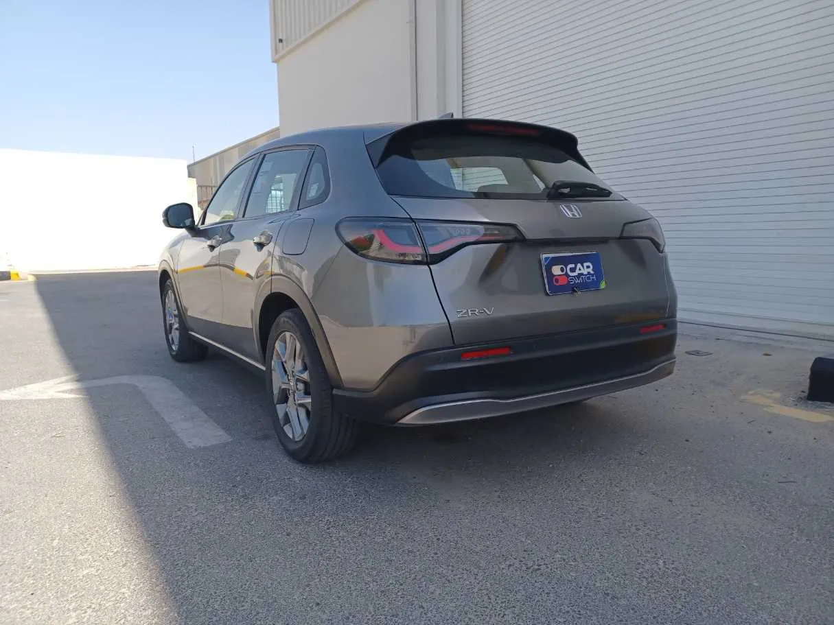 Car image 7
