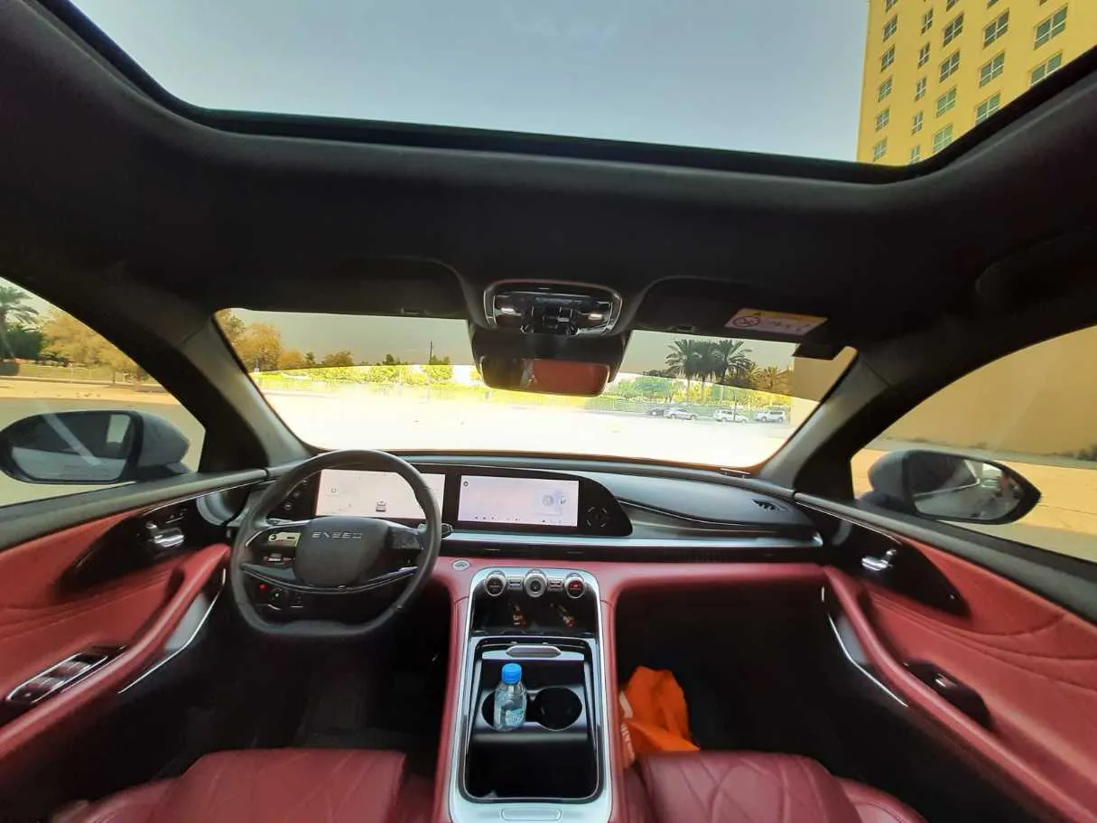 Car image 14