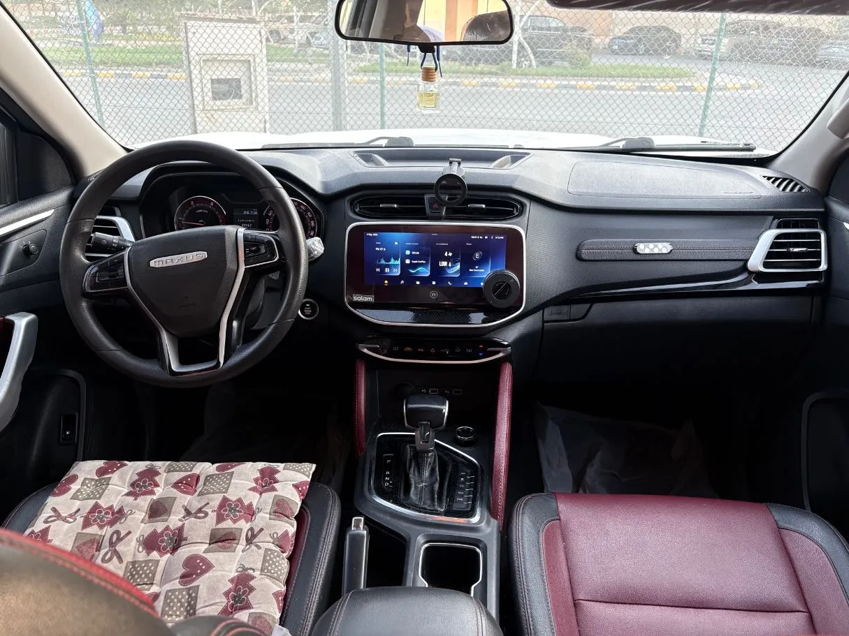 Car image 18
