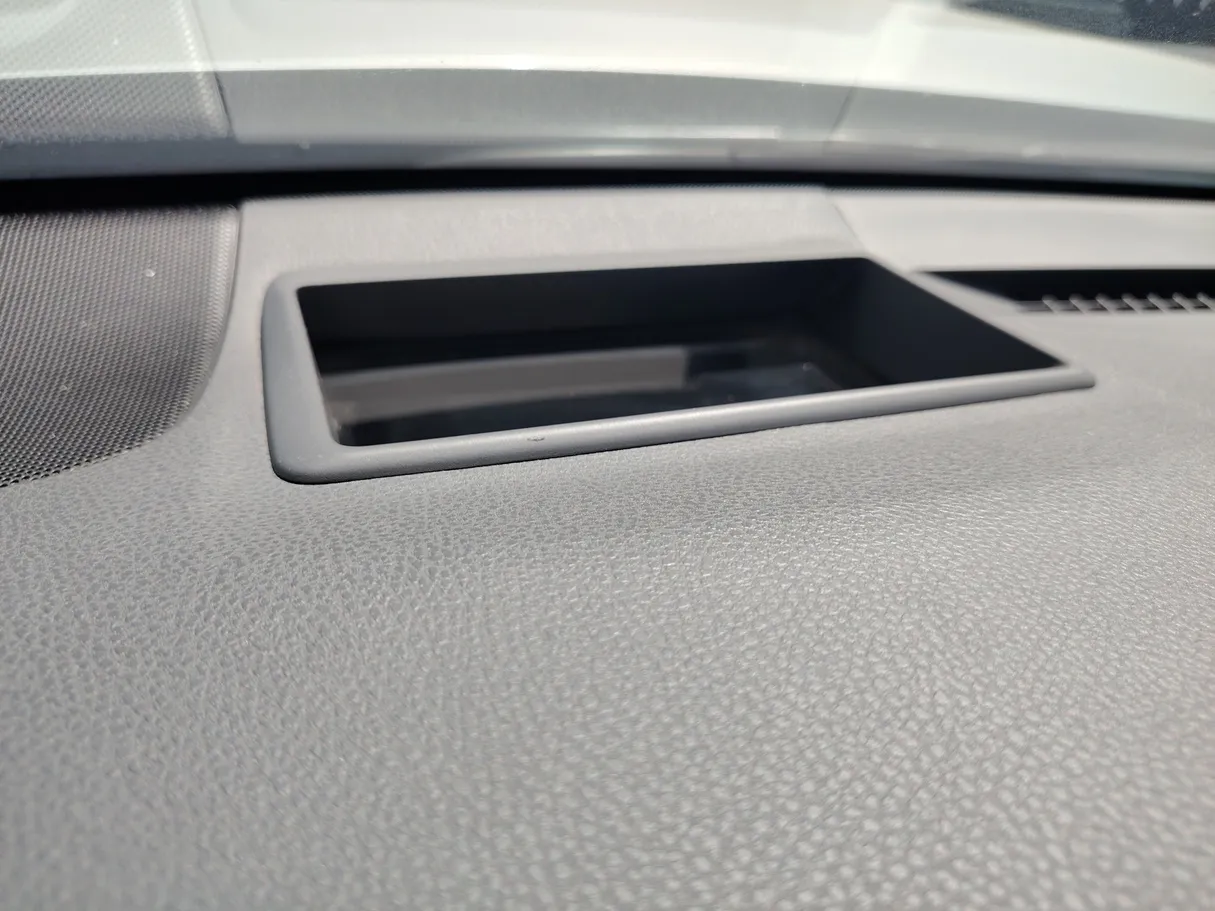 Car image 37