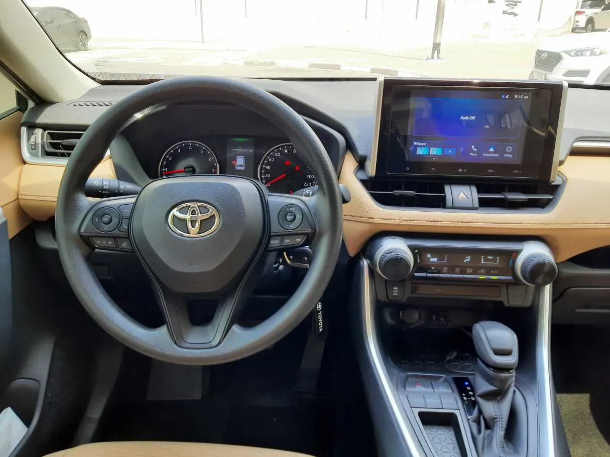 Car image 16