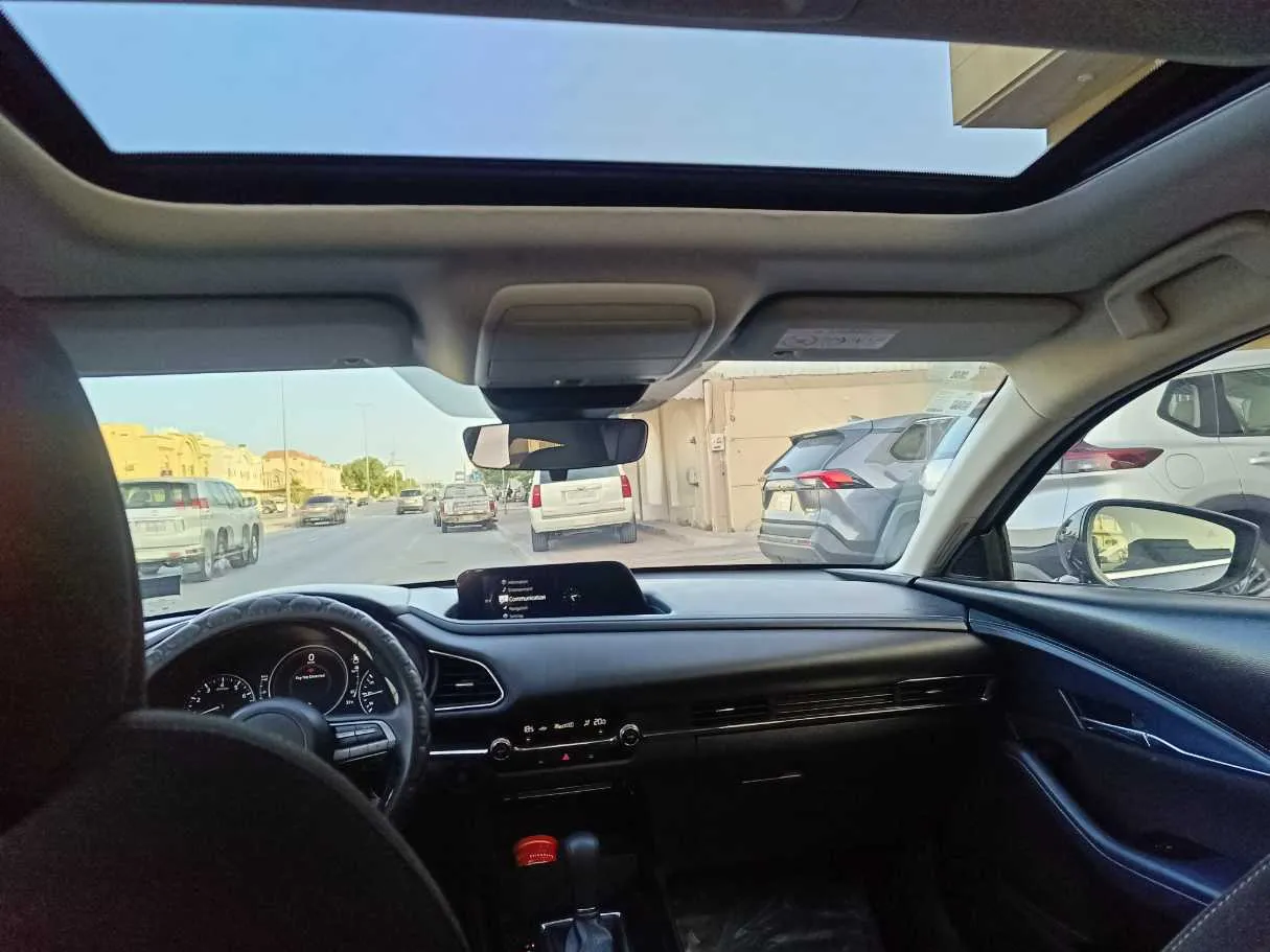 Car image 17