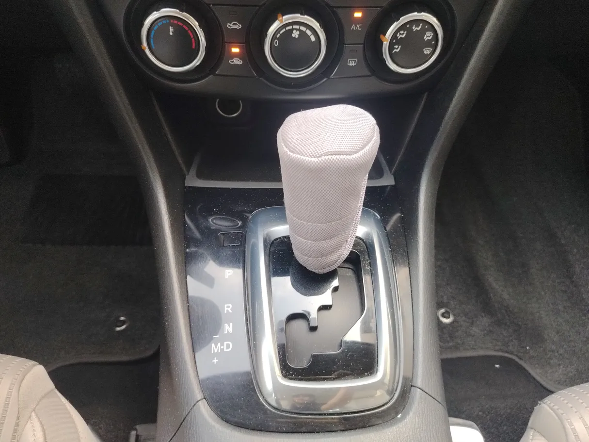 Car image 19
