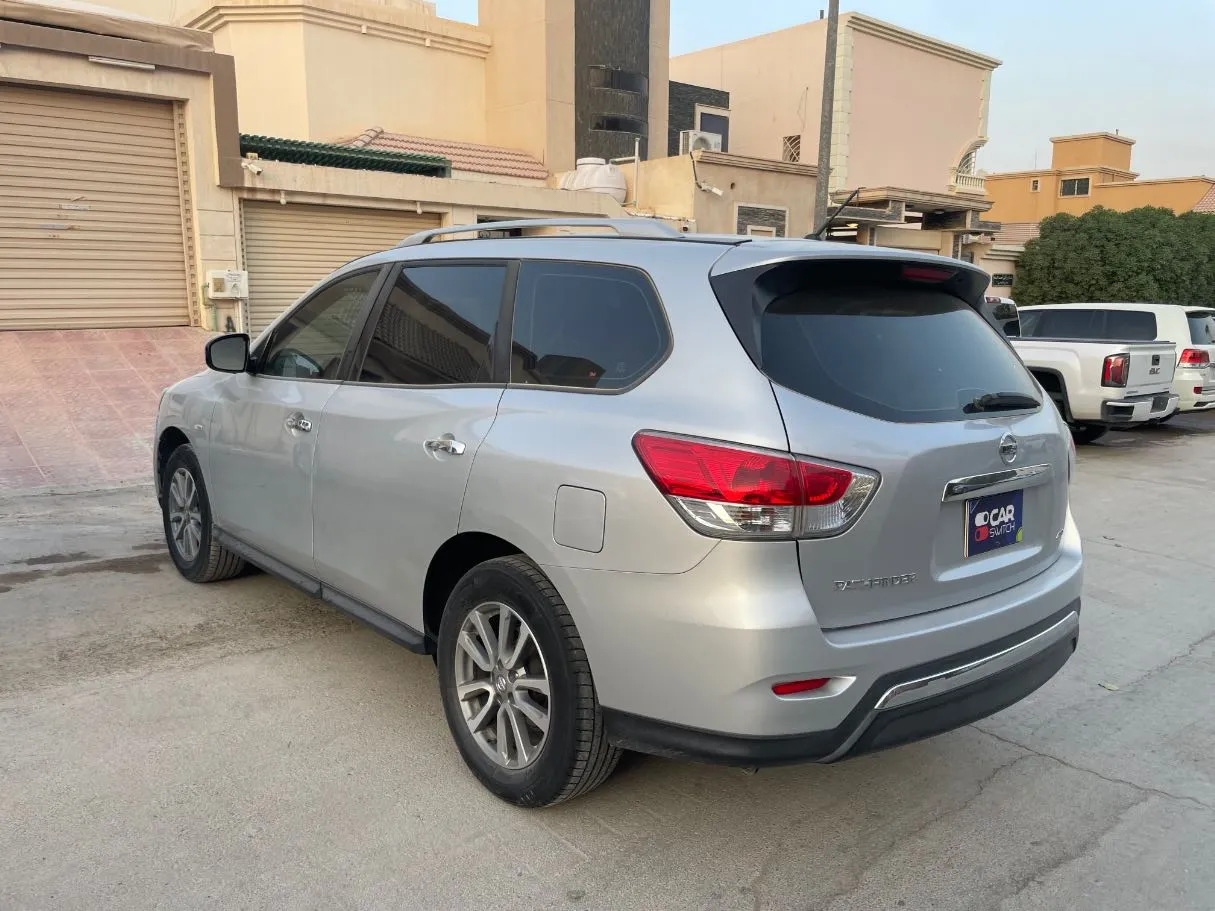 Car image 7