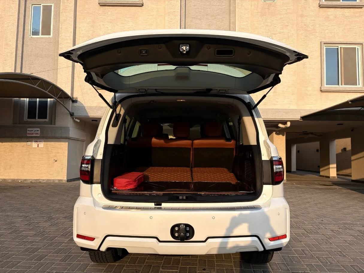 Car image 23