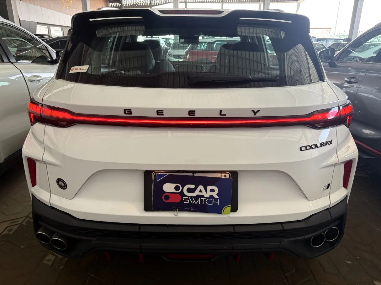 Car image 5