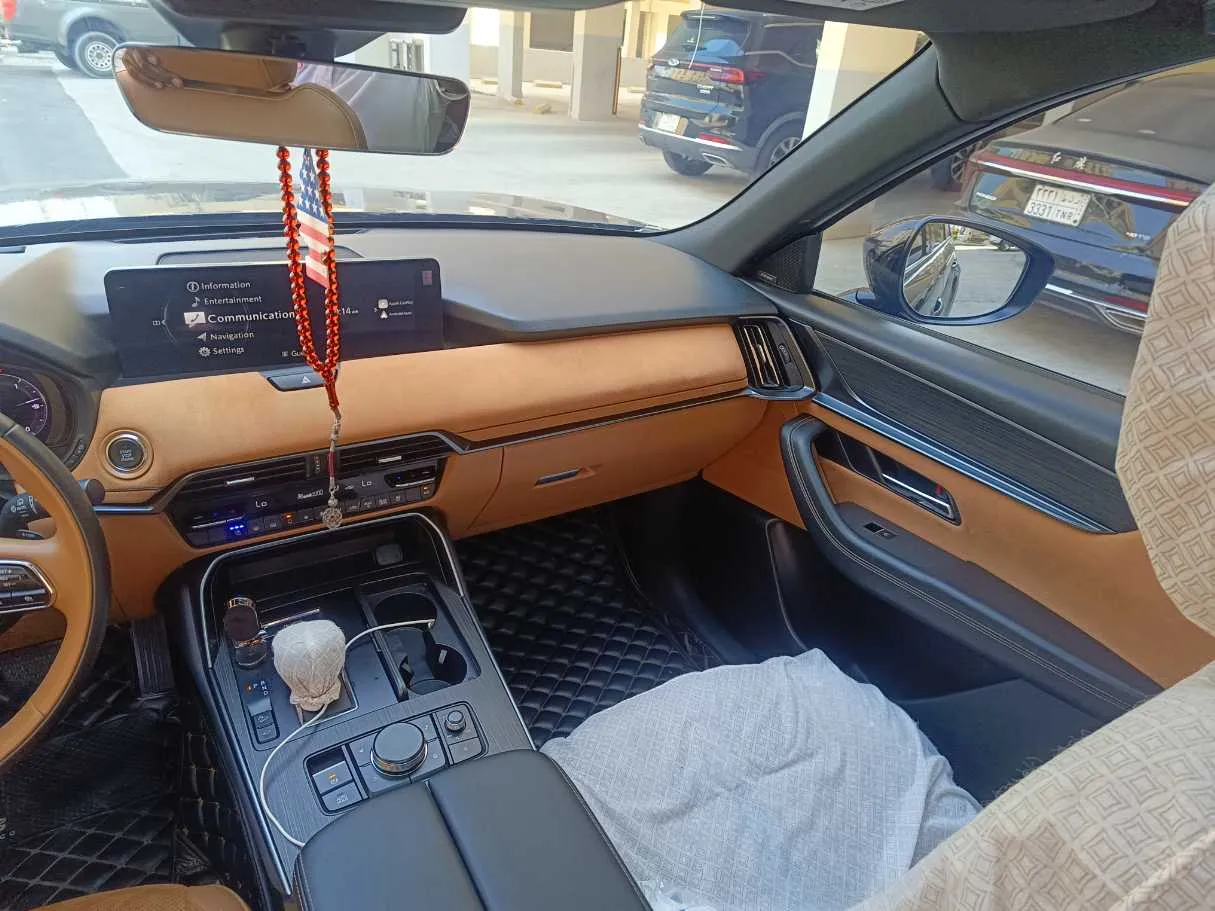 Car image 23