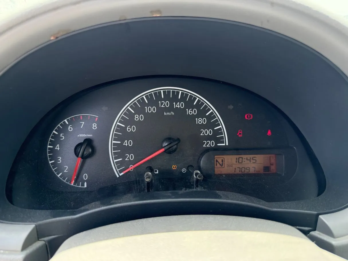 Car image 18