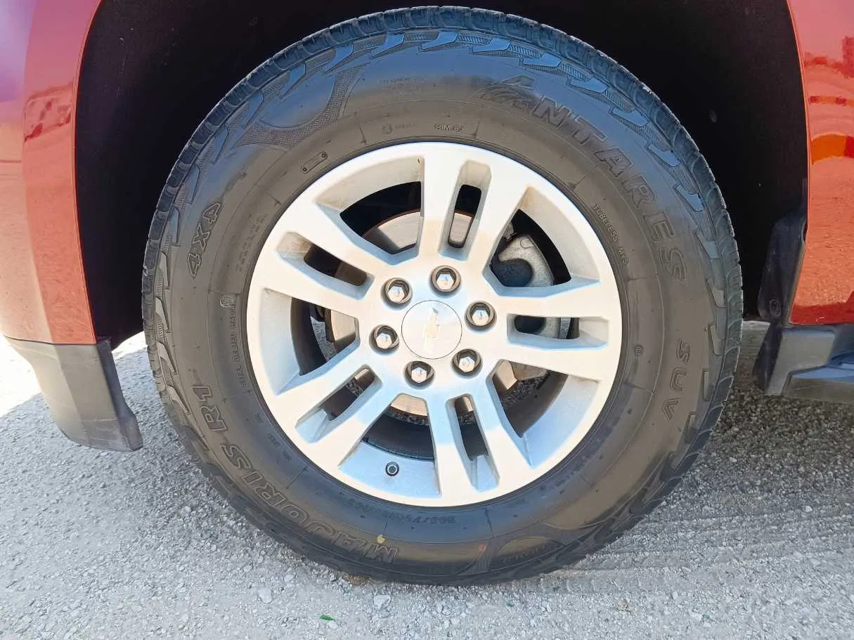Car image 10