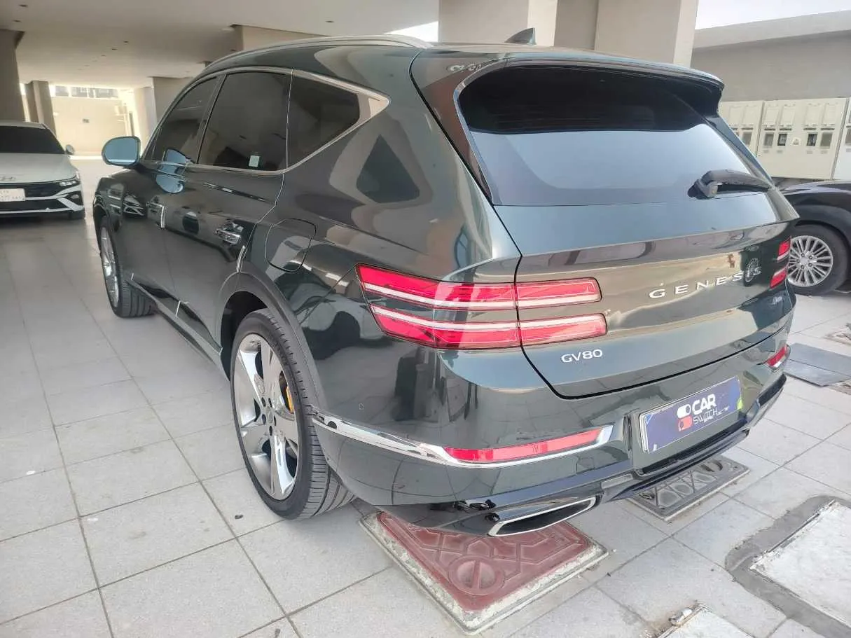 Car image 7